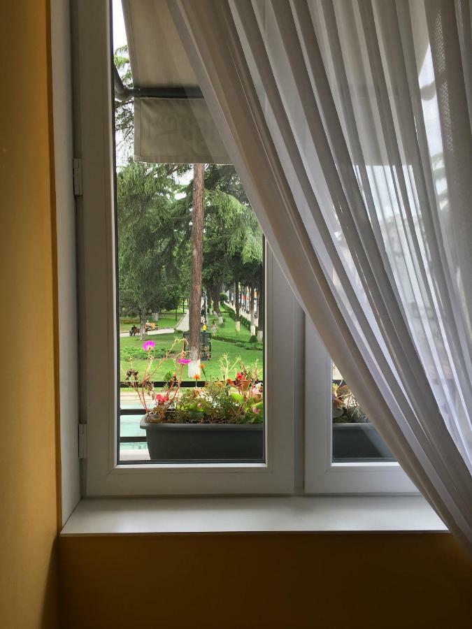 Atoneli Hotel Tbilisi Ngoại thất bức ảnh