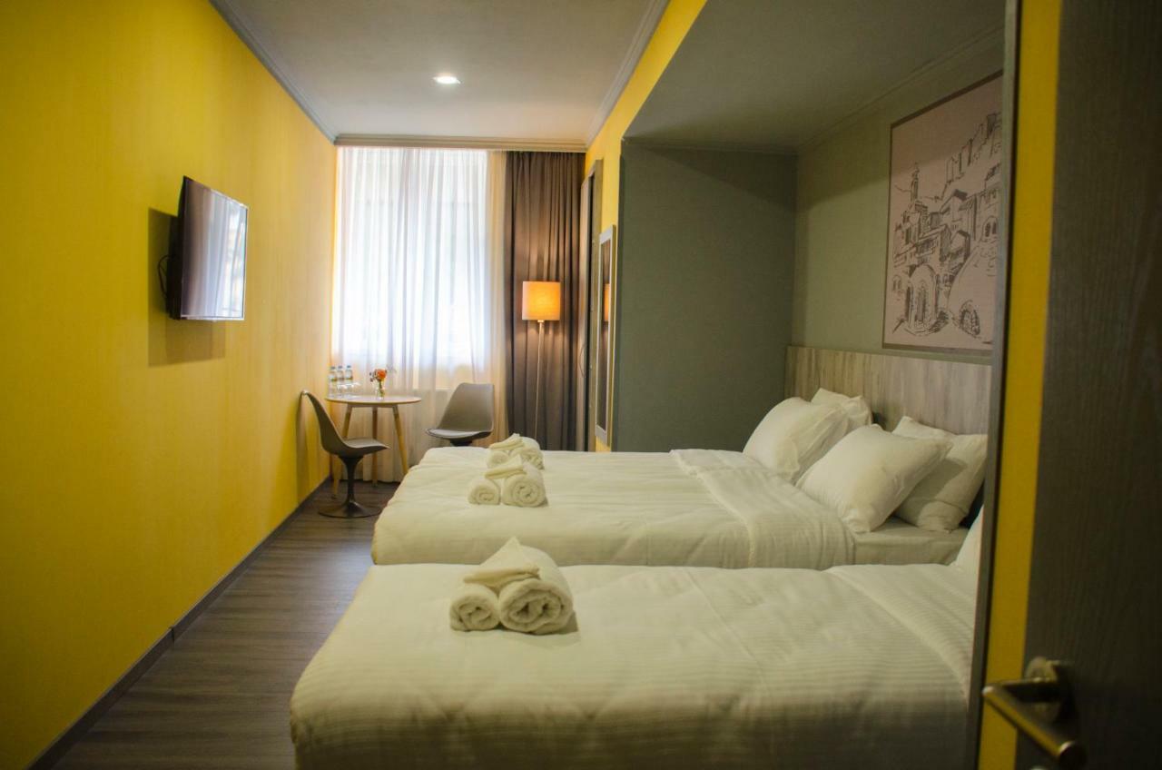 Atoneli Hotel Tbilisi Ngoại thất bức ảnh