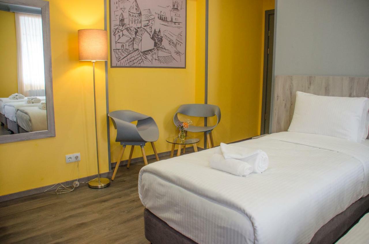 Atoneli Hotel Tbilisi Ngoại thất bức ảnh