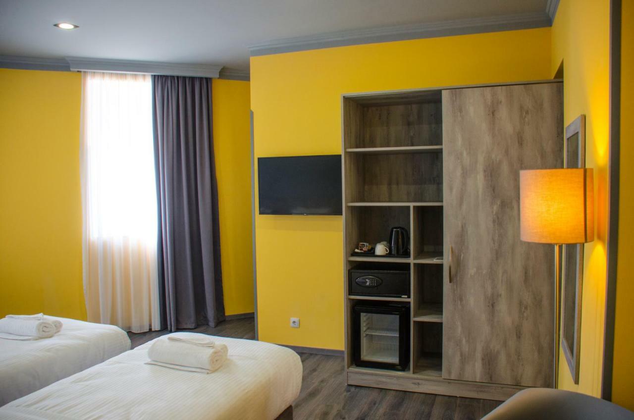 Atoneli Hotel Tbilisi Ngoại thất bức ảnh