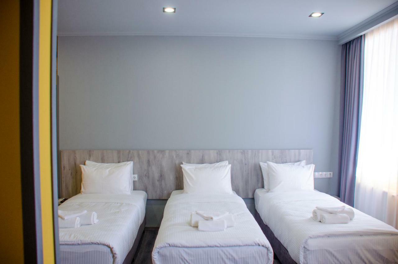 Atoneli Hotel Tbilisi Ngoại thất bức ảnh