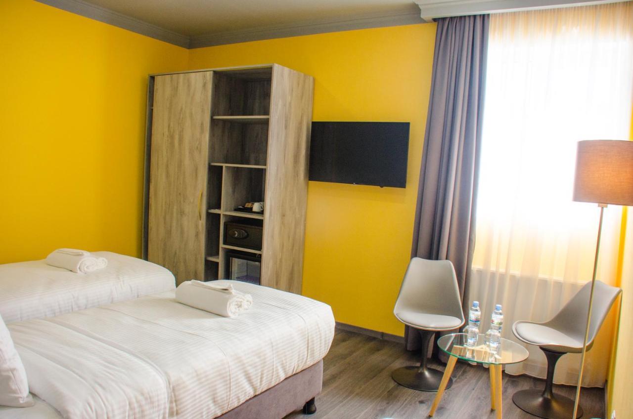 Atoneli Hotel Tbilisi Ngoại thất bức ảnh