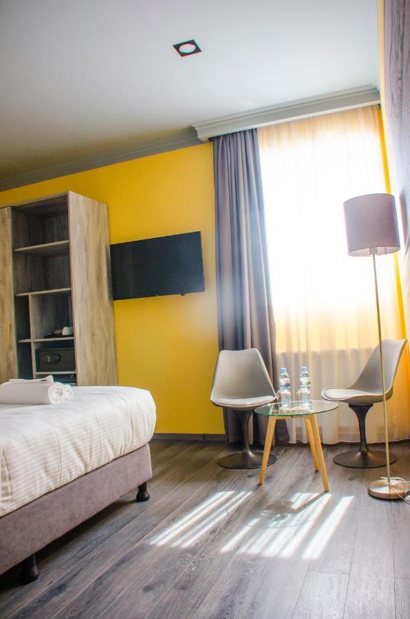 Atoneli Hotel Tbilisi Ngoại thất bức ảnh